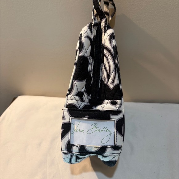 Vera Bradley Quilted Backpack Black White Floral Small Lunch Bag Cosmetic Travel - Picture 4 of 7